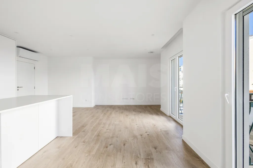 Apartamento T3 Novo com garagem -- Santa Bárbara