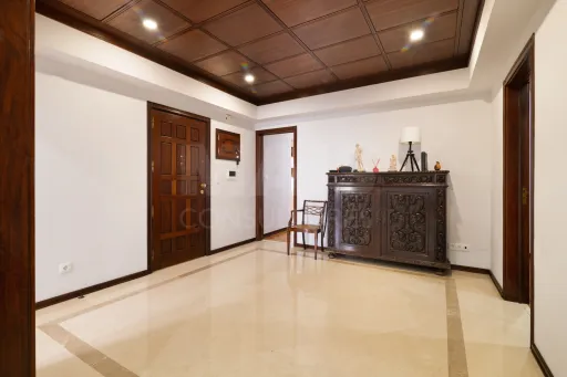Apartamento T4 nas Torres do Restelo
