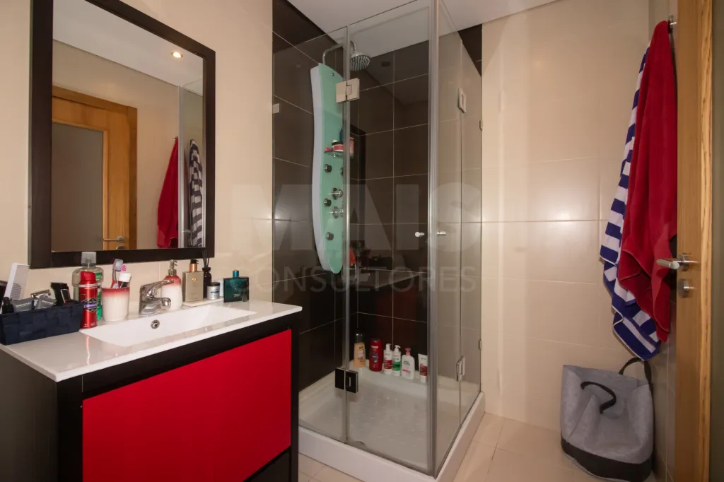 Apartamento T2 Moderno com Garagem | A-da-Beja, Amadora