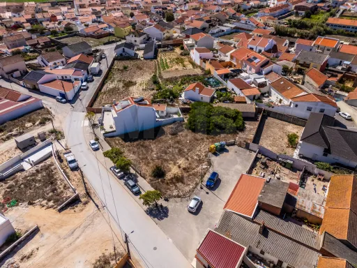 Construa o Seu Futuro Junto ao Mar