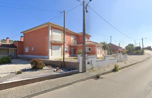 🏡 2-storey detached house in Bidoeira-Leiria