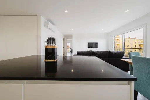 Apartamento T2 |Semi-novo | Varanda | Garagem Box |Atouguia da Baleia, Peniche