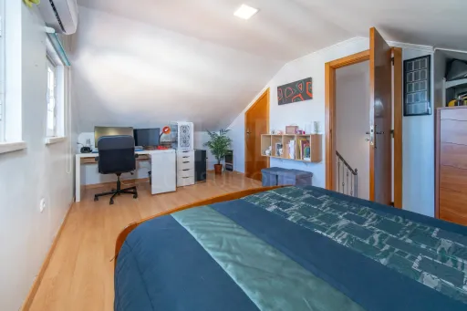 Moradia T2+2 totalmente remodelada com piscina aquecida no Porto Alto