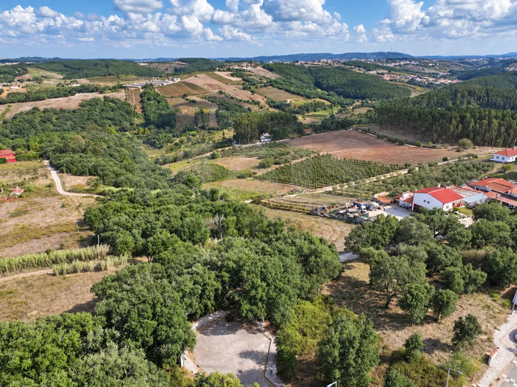 Lote Urbano de 607m2 para Moradia | A-dos-Negros, Óbidos