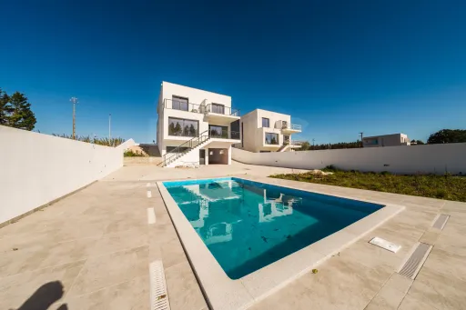 Moradia T3+1 | Piscina | Garagem | Caldas da Rainha