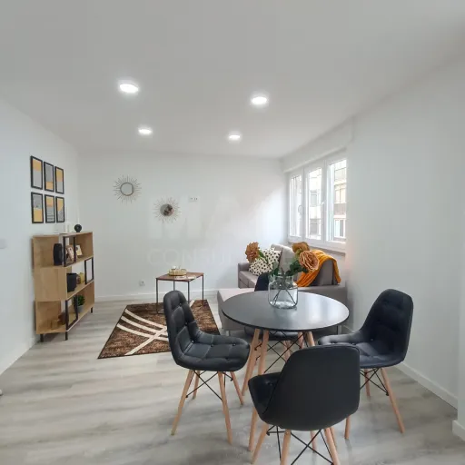 Apartamento T3 Lisboa Benfica Com Logradouro