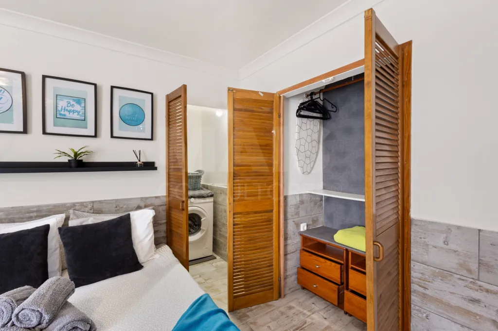 Moradia com 3 apartamentos e vista mar