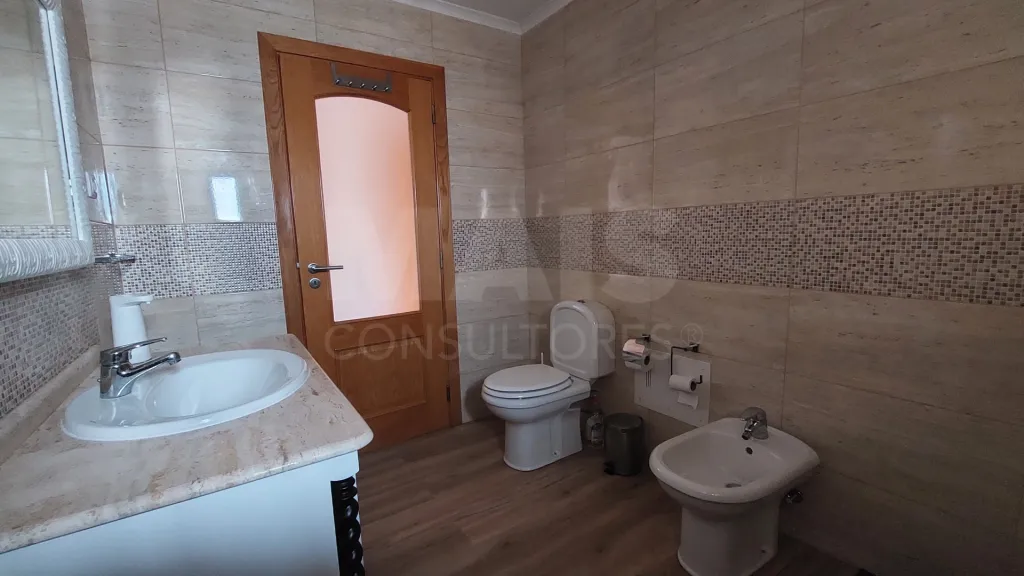 Moradia T2 + 2 com excelente logradouro