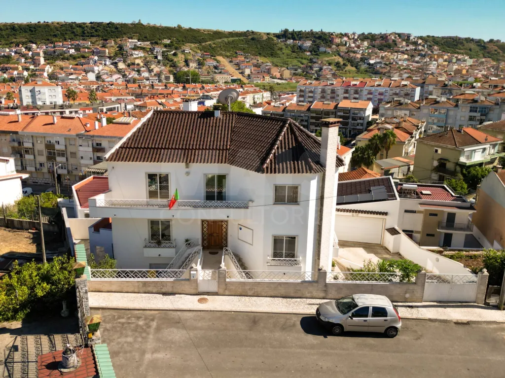 Fantástica Moradia T6 Odivelas