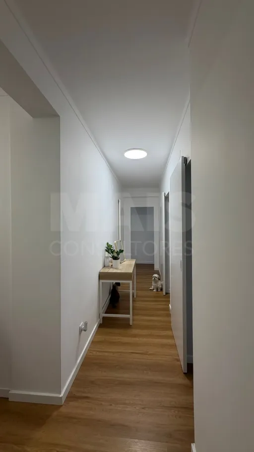 Apartamento T2 Remodelado no Centro do Cadaval