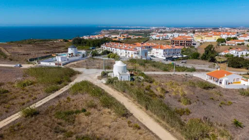 Moinho com 340m2 de terreno vista mar em São Bernardino
