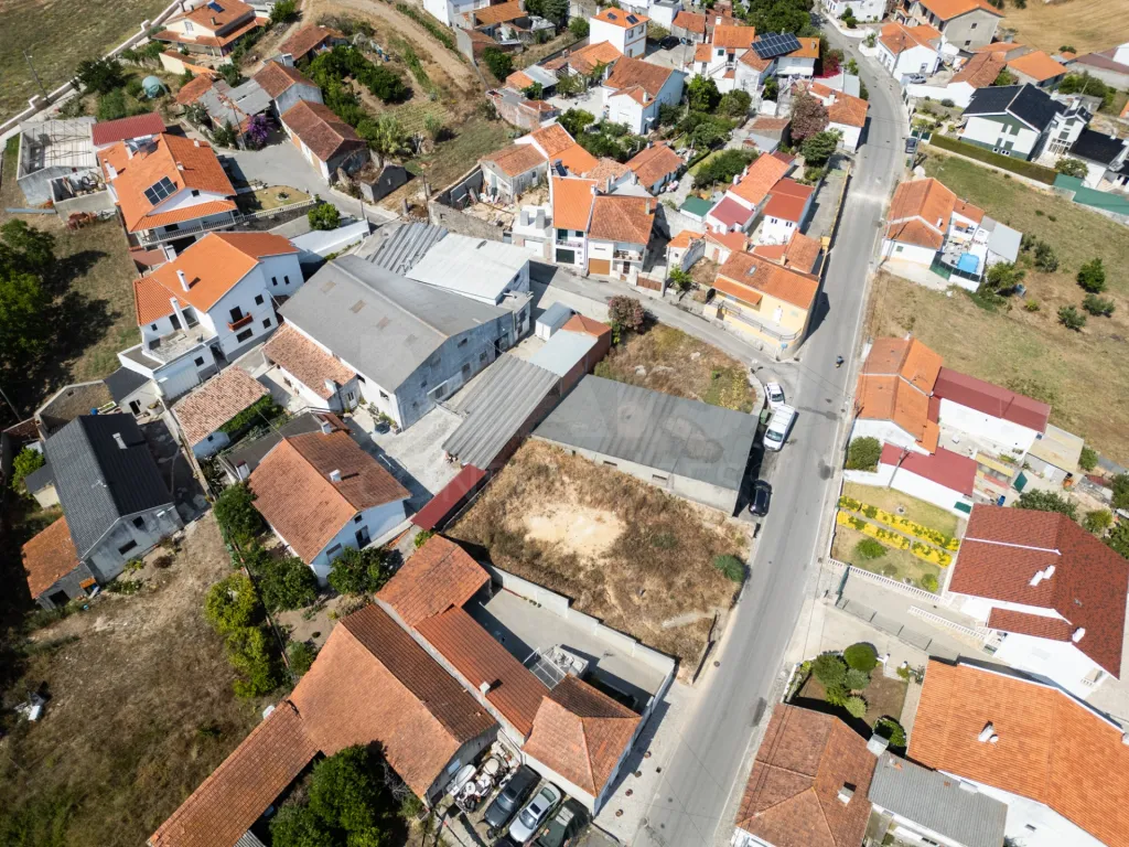 Terreno Urbano com Projeto Aprovado | Furo de Água e Opção Chave na Mão