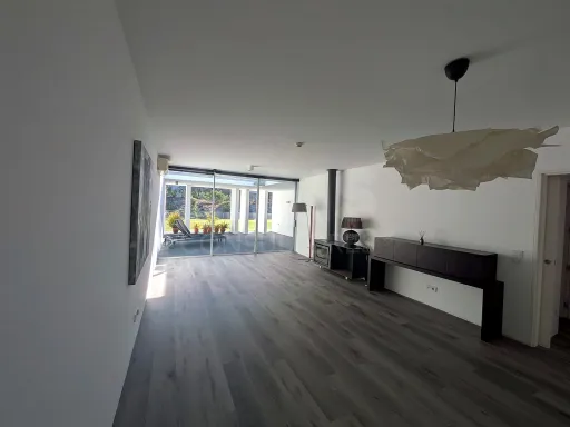 Moradia T2 com 2 suítes, jardim privativo e garagem no Bom Sucesso Resort
