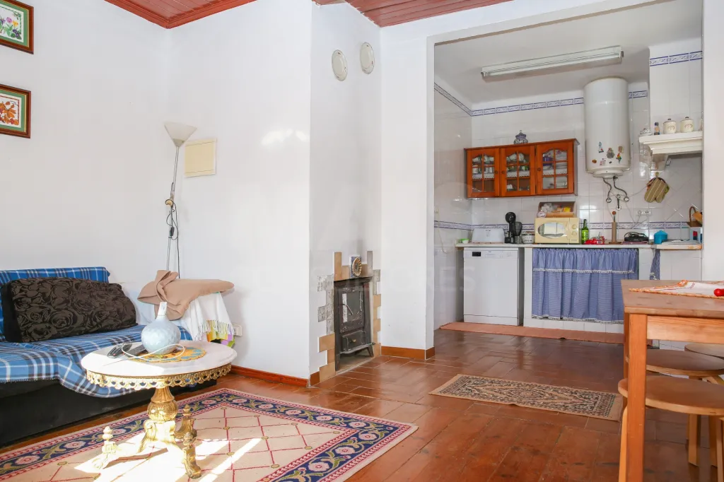 🏡 Moradia T4 com 247 m², 2 Garagens e Terreno | Canados, Alenquer