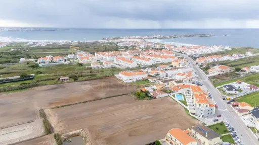 Terreno para Construção a poucos metros da Praia do Baleal
