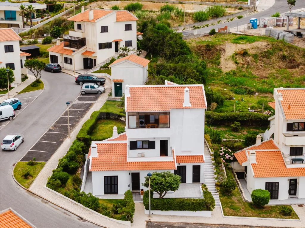 T2 Mobilado a Dois Passos da Praia com Vista Mar de Sonho