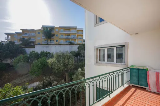 T2 with garage and balconies 200 meters from Peneco beach