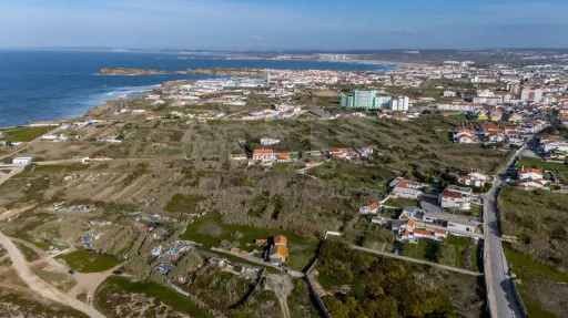 Terreno com 7.840m2 em Peniche