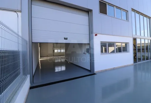 Pavilhão Industrial novo no Carregado com 624 m2 de Terreno e 312 m2 de Construção