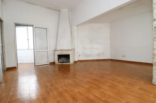Apartamento com terraço no centro de Samora Correia