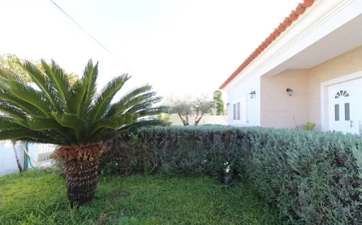 Moradia Terra T4 Isolada, com Terreno e Garagem Samora Correia