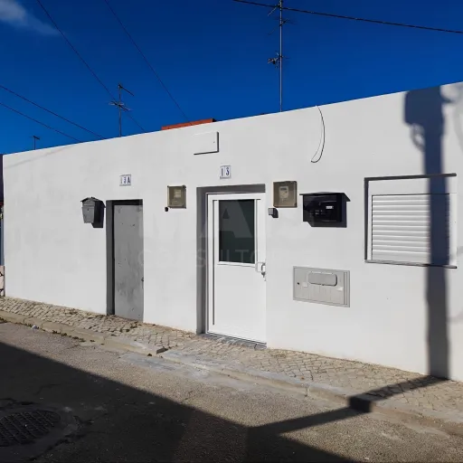 Moradia V1+2 Totalmente Remodelada - Benavente