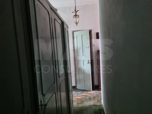 Moradia T4 com piscina, no centro da  Concavada em Abrantes