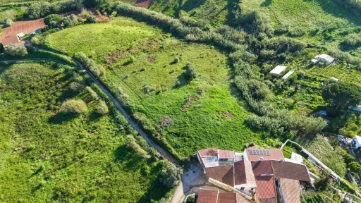 Building plot with approved project - 10 minutes from Torres Vedras
