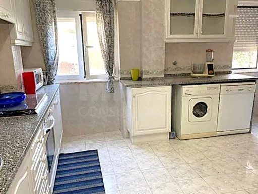 Apartamento T3 (originalmente T4) com 115 m² na Venteira – Amadora