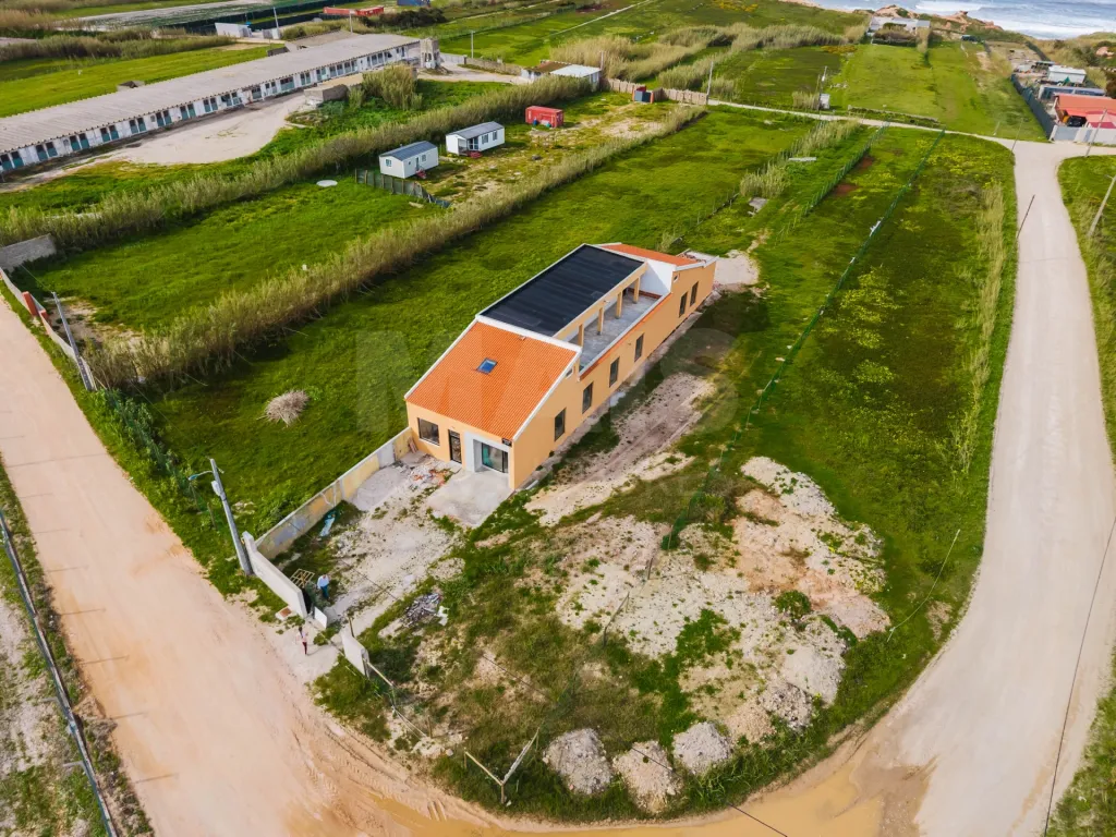 Unidade com Licença Industrial + Projeto Prévio para Hospedagem | 5.390 m² | Ferrel