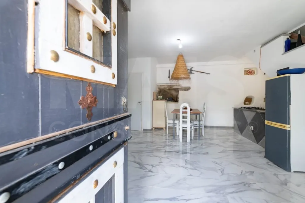 Moradia T1 Parcialmente Remodelada no casal das Andorinhas - Dois Portos