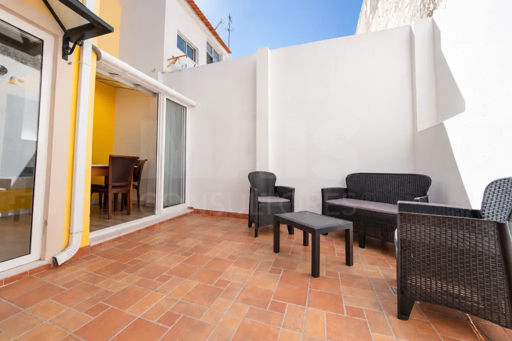 Converted 2-bedroom apartment in Penha de França with a terrace