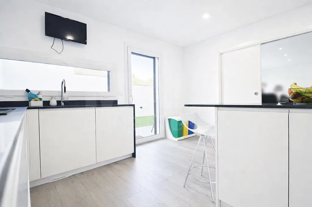 Moradia T4+1 com Quintal e Espaço para Piscina | Famões (Pontinha)