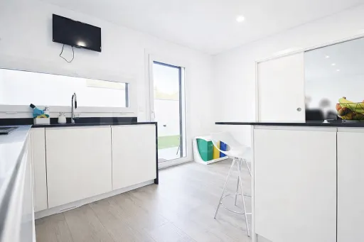 Moradia T4+1 com Quintal e Espaço para Piscina | Famões (Pontinha)