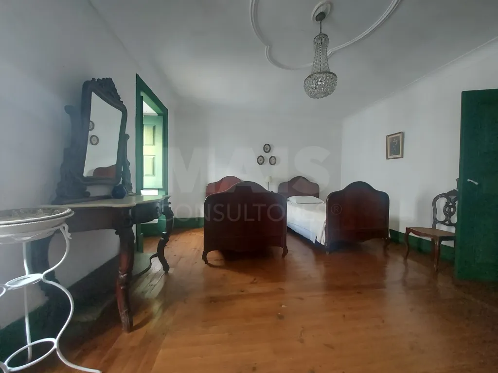 Casa Senhorial com Brazão em Coja- Arganil.