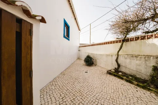 Moradia T2 transformada em T1 com charme tradicional – Serra d’El-Rei