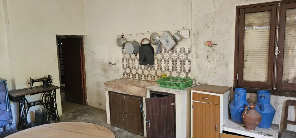 Moradia 2 Pisos centro Peroviseu c/ Terreno 500m2 e Garagem