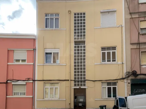 Apartamento T1+1 na Penha de França
