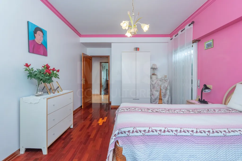 Apartamento T3 excelente localização no Porto Alto