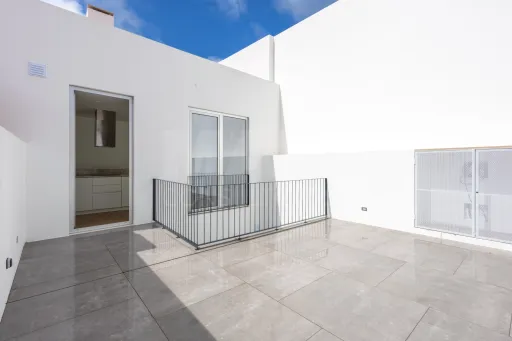 T1 novo com terraço no centro de Peniche