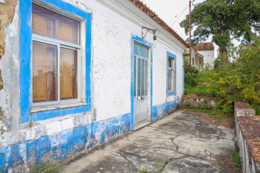 🏡 Oportunidade Única: Moradia Centenária inserida em lote 2560m2