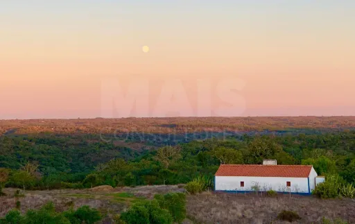 Herdade  com 40,85 hectares em São Bartolomeu da Serra, Santiago do Cacém