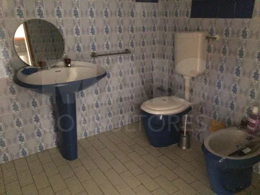 Apartamento T3 com marquise localizado no centro da cidade