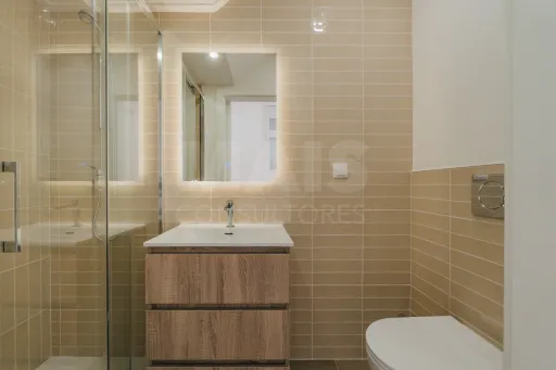 Moradia T3 Totalmente Remodelada com Logradouro em Coruche