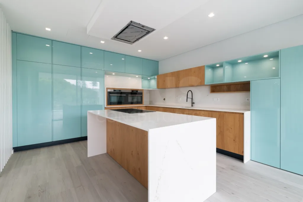 Luxury 5 + 1 bedroom villa in Cascais