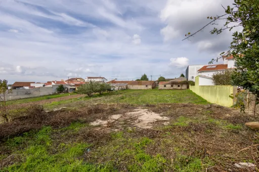 Moradia Térrea para Reabilitar com Terreno, Vista Mar e Vista Sítio da Nazaré – Bárrio, Alcobaça