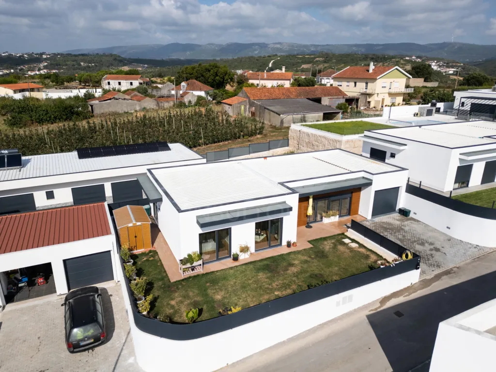 Moradia T3 térrea de Arquitectura Contemporânea