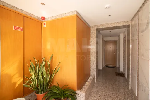Apartamento T2 Moderno com Garagem | A-da-Beja, Amadora