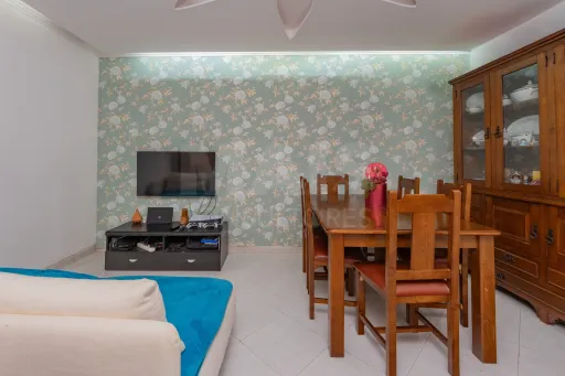 Apartamento T1 com parqueamento e arrecadação em Samora Correia