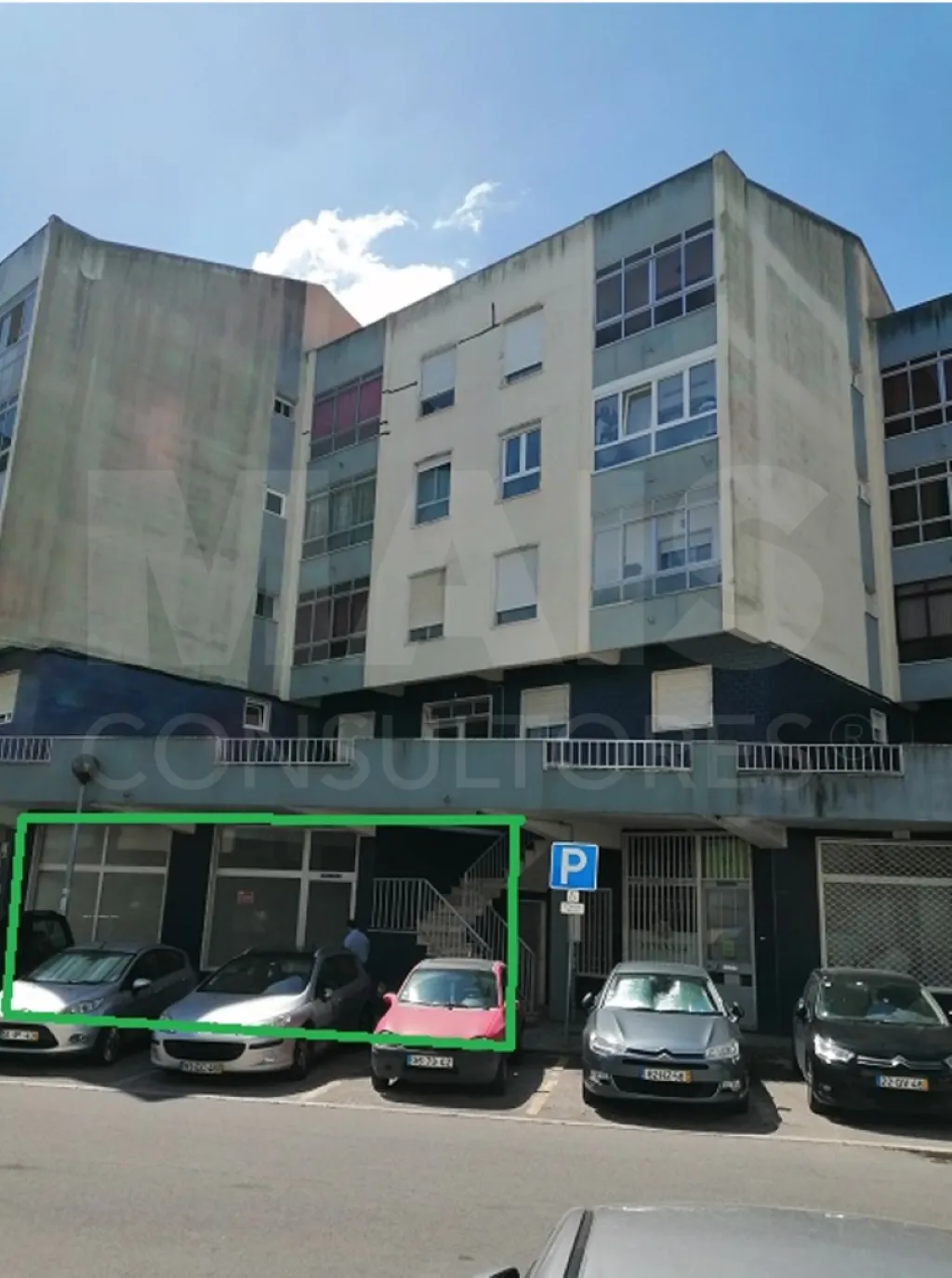 Store in Loures of 83m² fraction A
